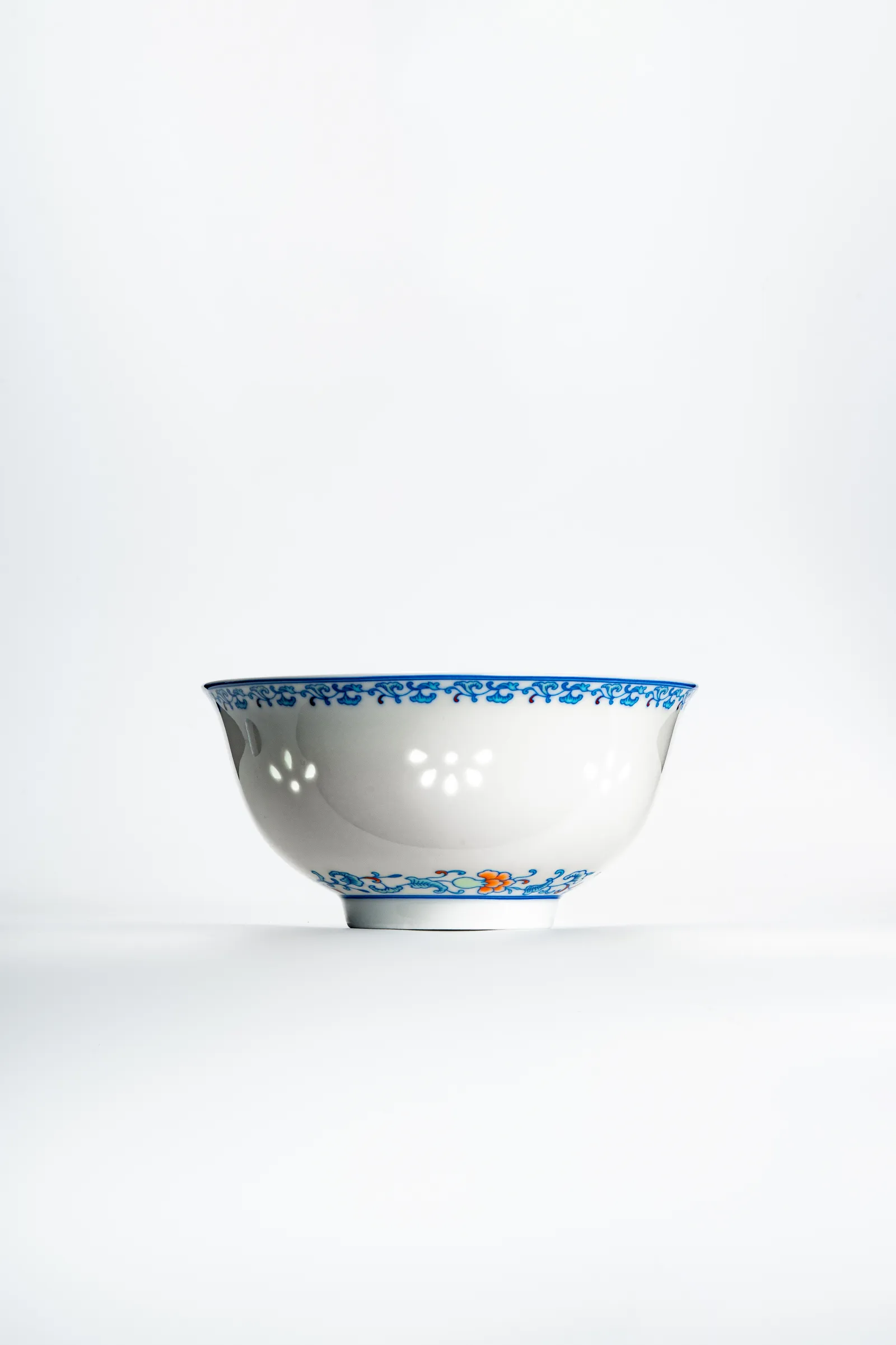 缠枝莲玲珑 · 产品细节