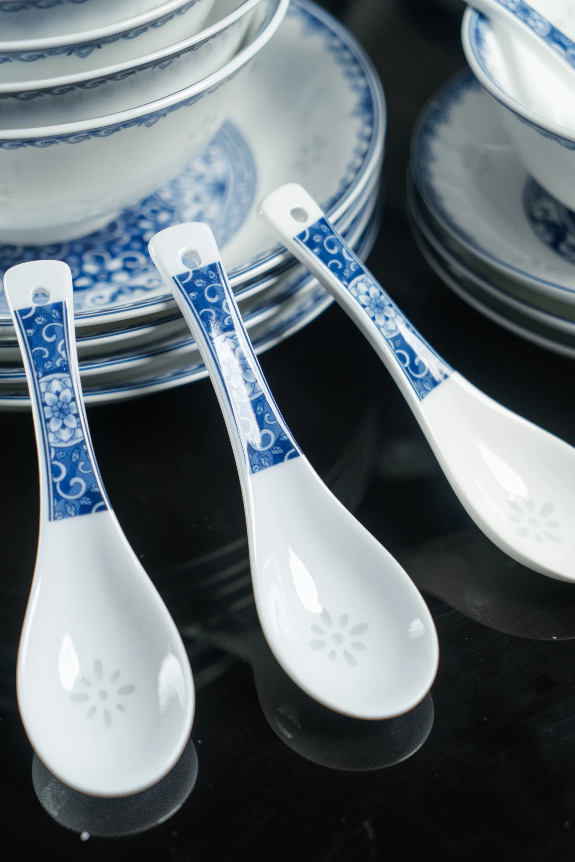 宝相缠枝玲珑 · 产品细节