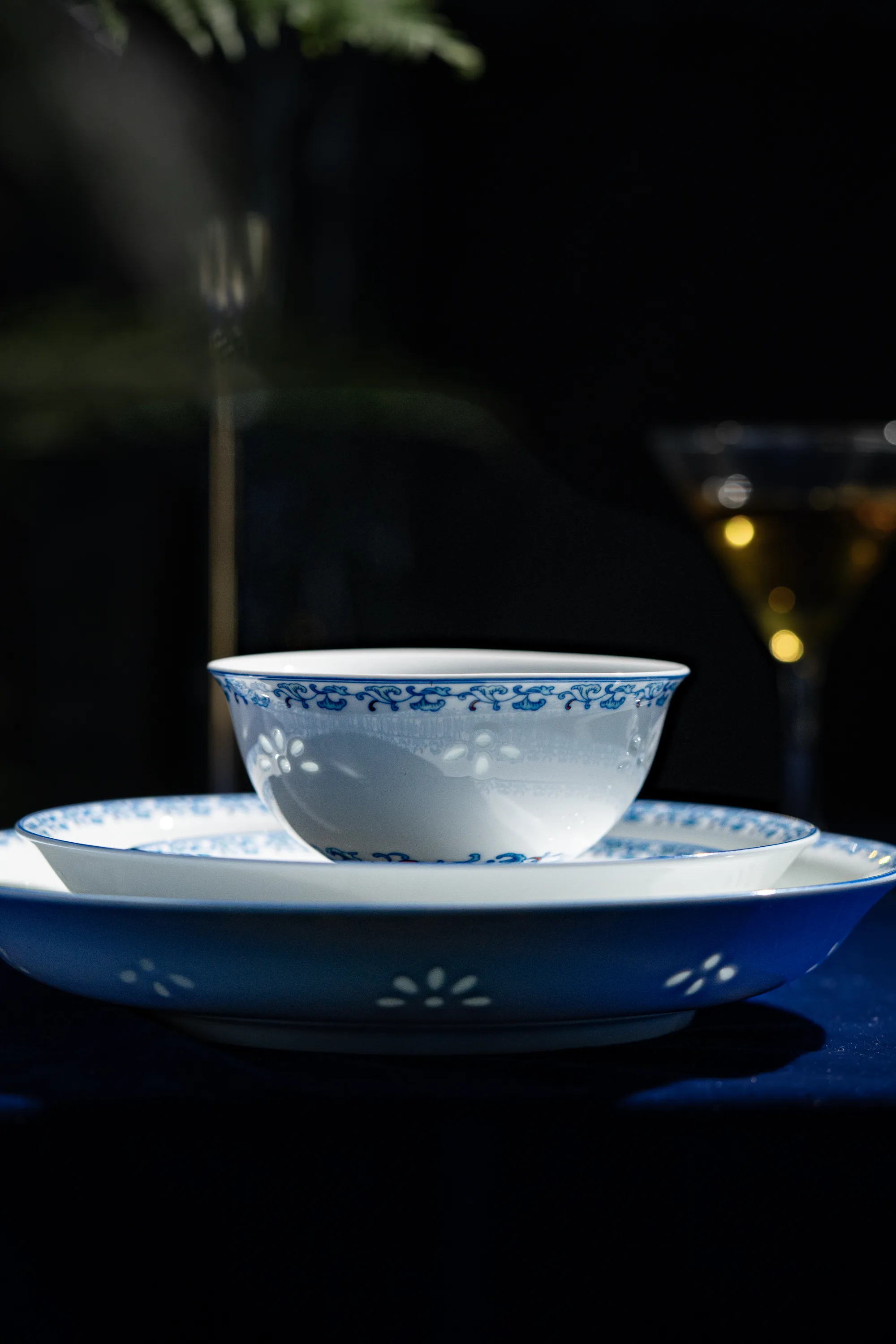 缠枝莲玲珑 · 产品细节